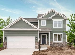 26050 Westwood Hills Dr, South Bend, IN 46628