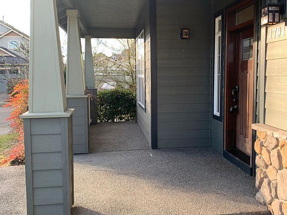 4th image of 17916 NE 22nd Way