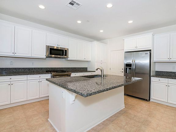 4th image of 1029 Thermal Ave