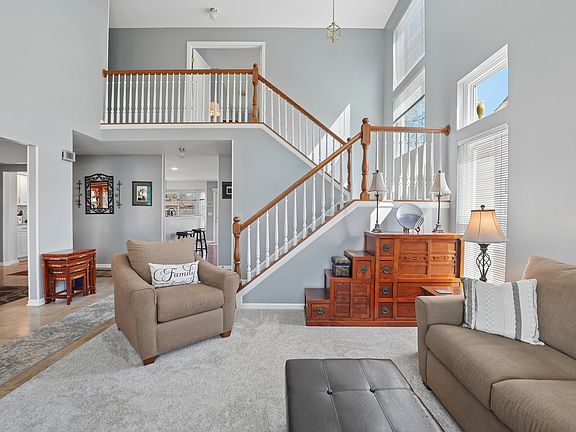 5th image of 829 Renaissance Dr