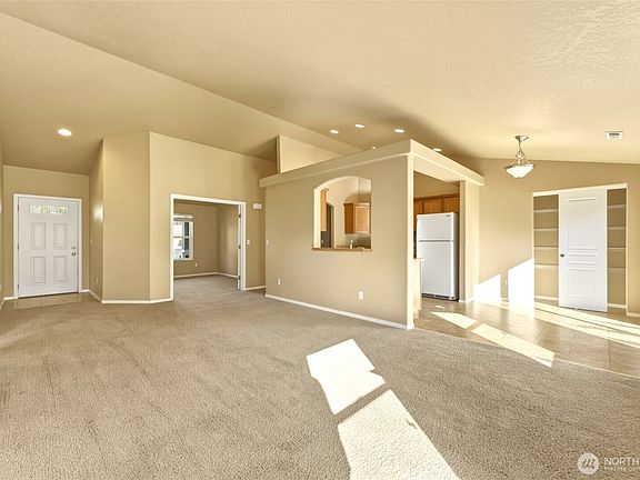 2nd image of 919 Highland Road
