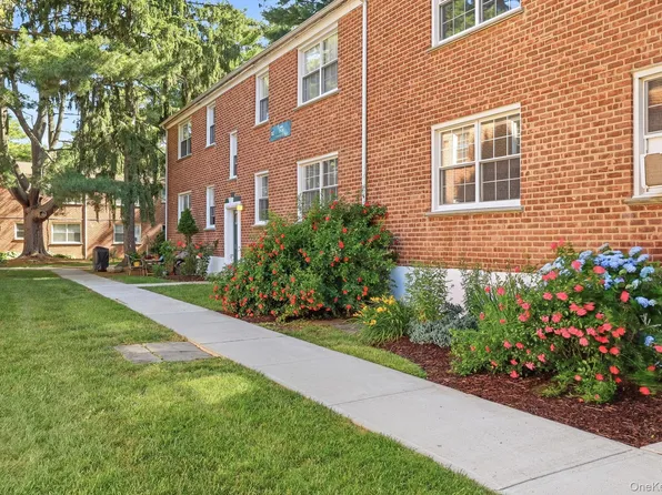 182 Pinewood Road #25, Hartsdale, NY 10530
