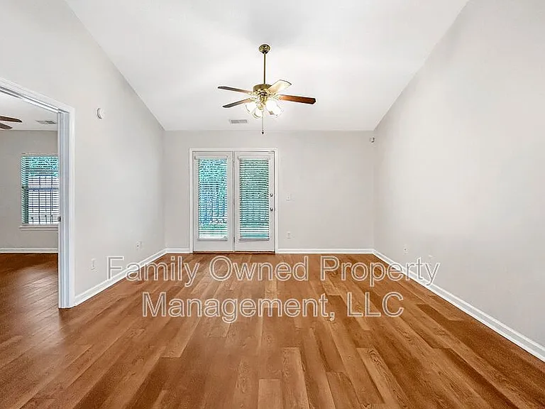 112 Stewart Pl — Photo 13