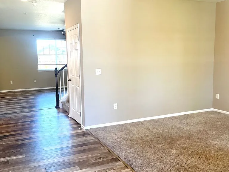 25147 E Maple Ave — Photo 2