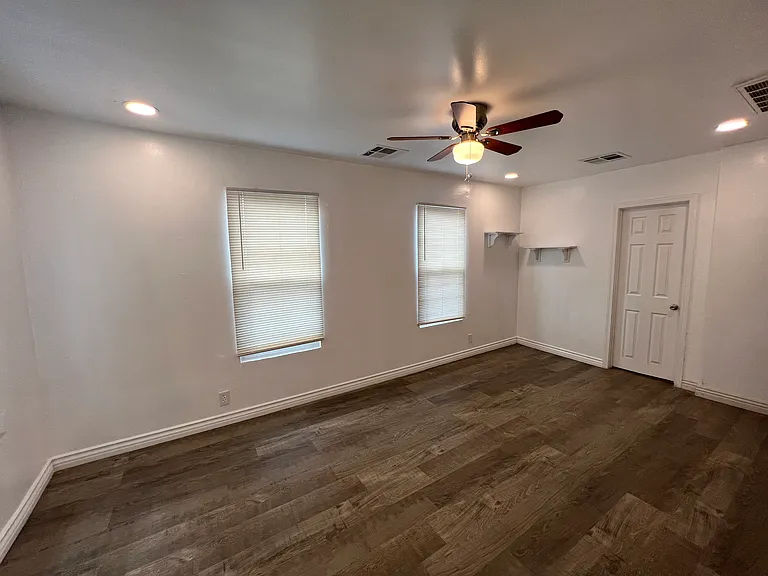 437 Oildale Dr — Photo 10