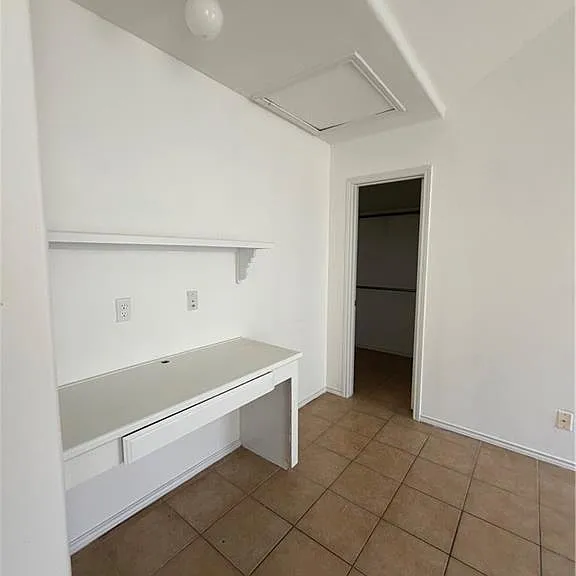 2508 Cervantes Ave — Photo 15