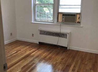 16016 76th Ave, Fresh Meadows, NY 11366