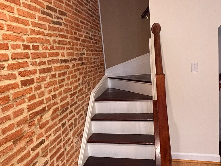 119 N Bradford St — Photo 9