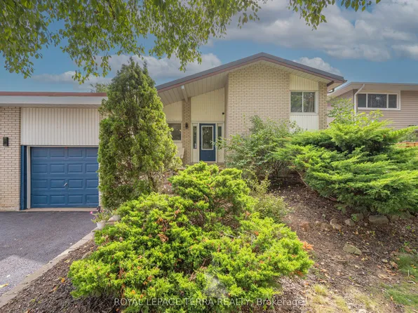 1571 Lewisham Dr, Mississauga, ON L5J 3R2