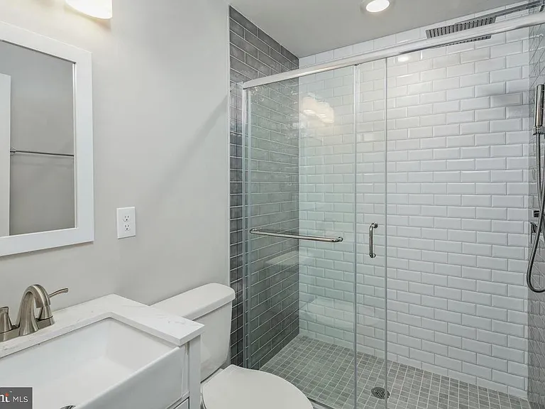 2348 Mountain St — Photo 13