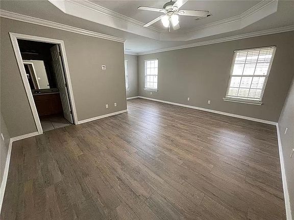 5th image of 3809 SW Carriageway Ave