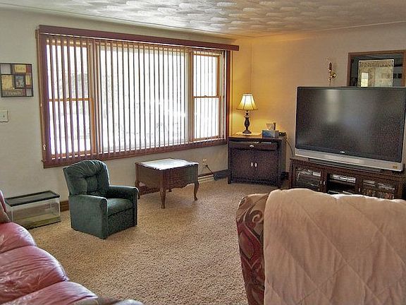 2nd image of 1179 Crestwood Dr