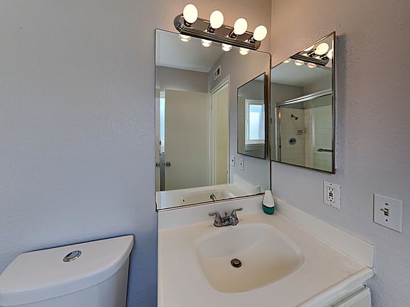 4th image of 2316 S Pleasant Ave