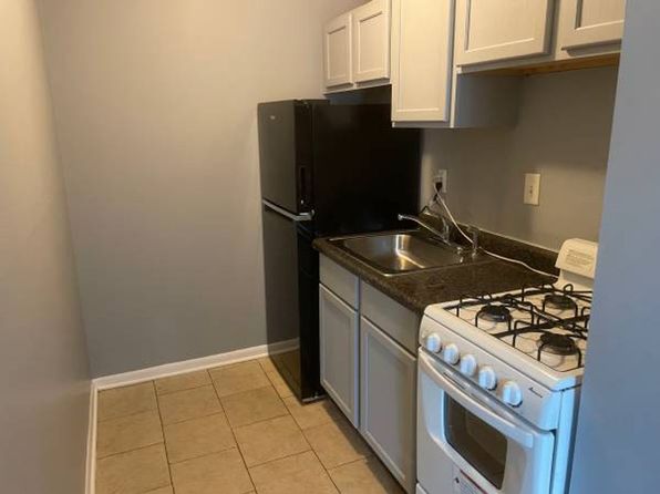 1456 N Farwell Ave APT 1
