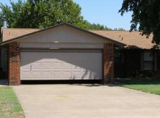 2717 Mount Vernon Rd, Enid, OK 73703