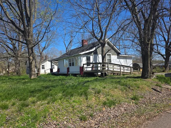 93 E College St, Henry, TN 38231