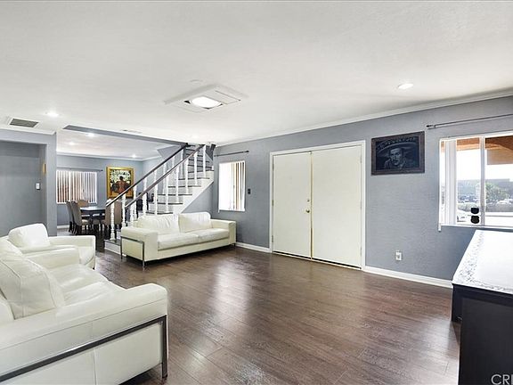3rd image of 12680 Glenoaks Blvd