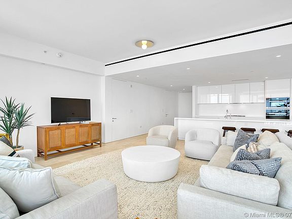 5th image of 9001 Collins Ave S #402