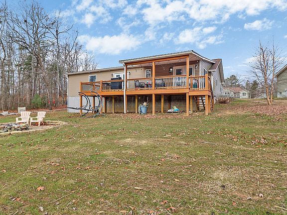 3rd image of 223 Grove Loop