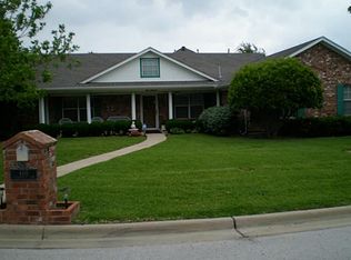 400 Cottonwood Ln, Hurst, TX 76054