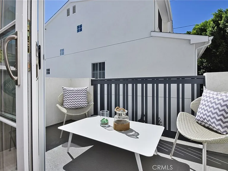 4641 Cahuenga Blvd — Photo 21