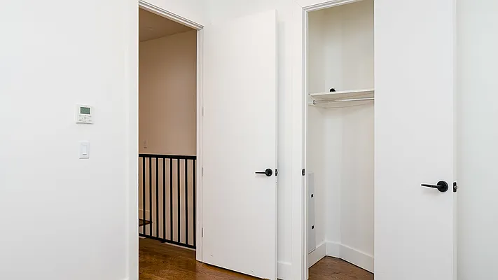 Rented by Nooklyn NYC LLC | media 18