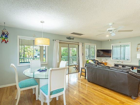 5th image of 300 Cook St