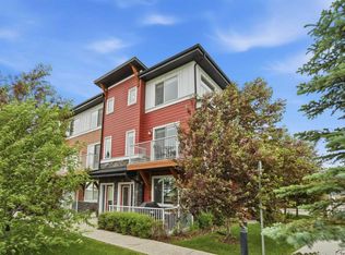 111 N Rainbow Falls Gate #31, Chestermere, AB T1X 0Z4