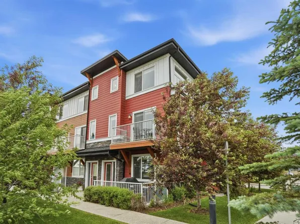111 N Rainbow Falls Gate #31, Chestermere, AB T1X 0Z4