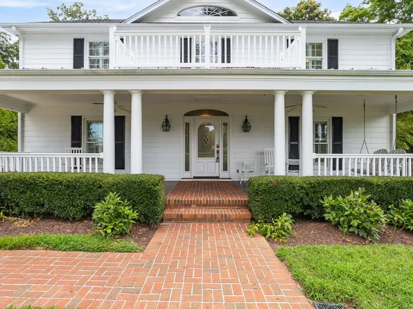 4205 Belvoir Dr, Greensboro, NC 27406