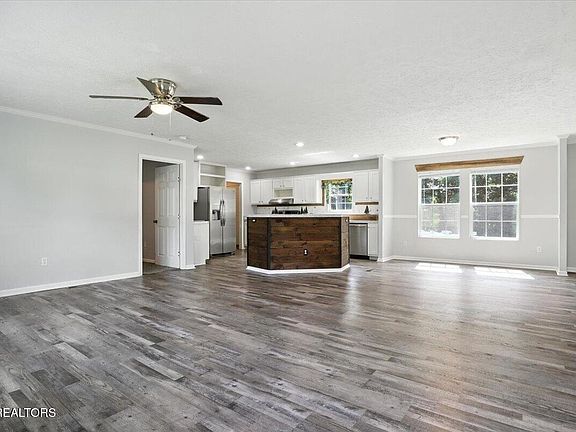 4th image of 2845 Parkview Ct