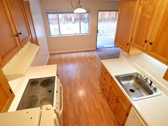 Kitchen & Dining Area