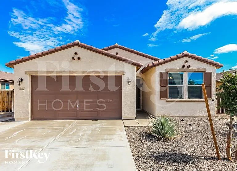 18530 W Robin Ln — Photo 1