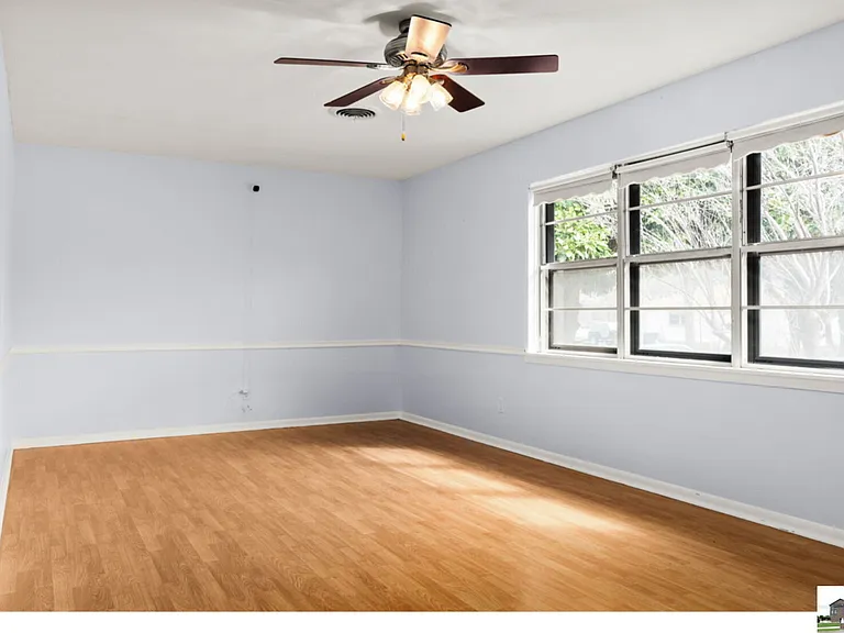 204 Oak St — Photo 32