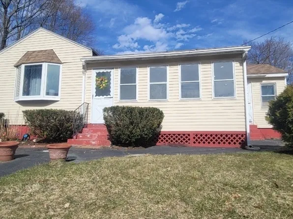 59 Champlain St, Dracut, MA 01826