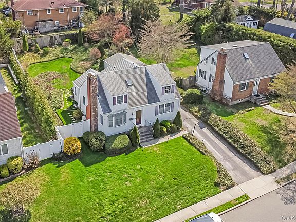 2nd image of 72 Seaman Road