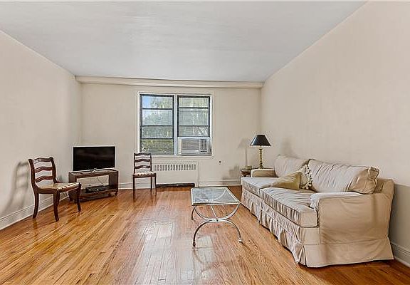 4th image of 3840 Greystone Ave APT 4A
