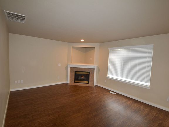 3rd image of 13706 93rd Ave E