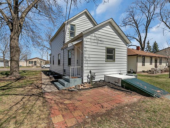 4th image of 2430 1st St S