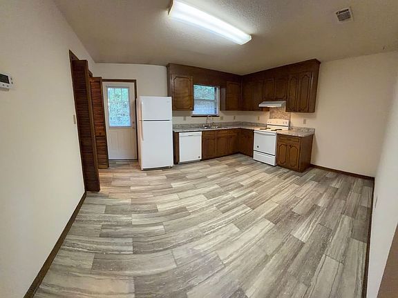 4th image of 1520 Parkway Ct #B