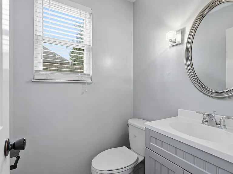 7668 NW Chatham Cir — Photo 17