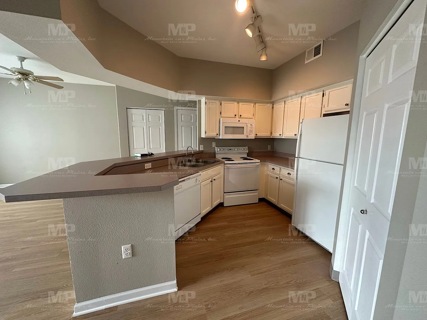 4545 Wheaton Drive F240- 197 — Photo 3