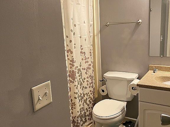 4th image of 5516 Susan Ave