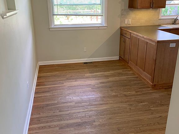 3rd image of 1601 Park Ave
