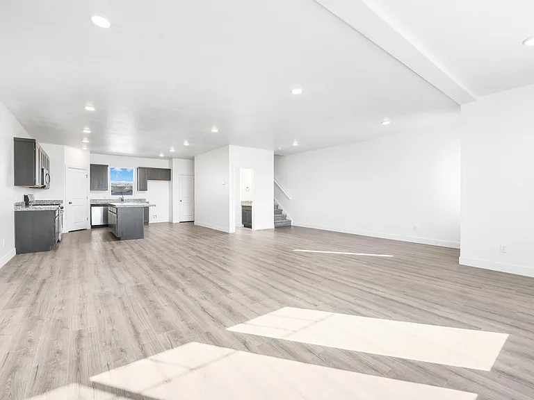 5248 N Folkstone Dr — Photo 2