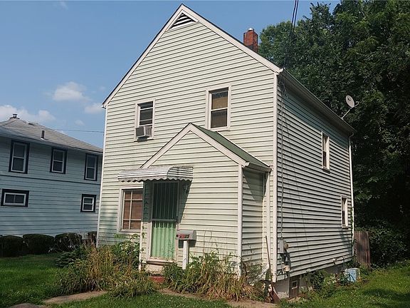2nd image of 1135 La Croix Ave
