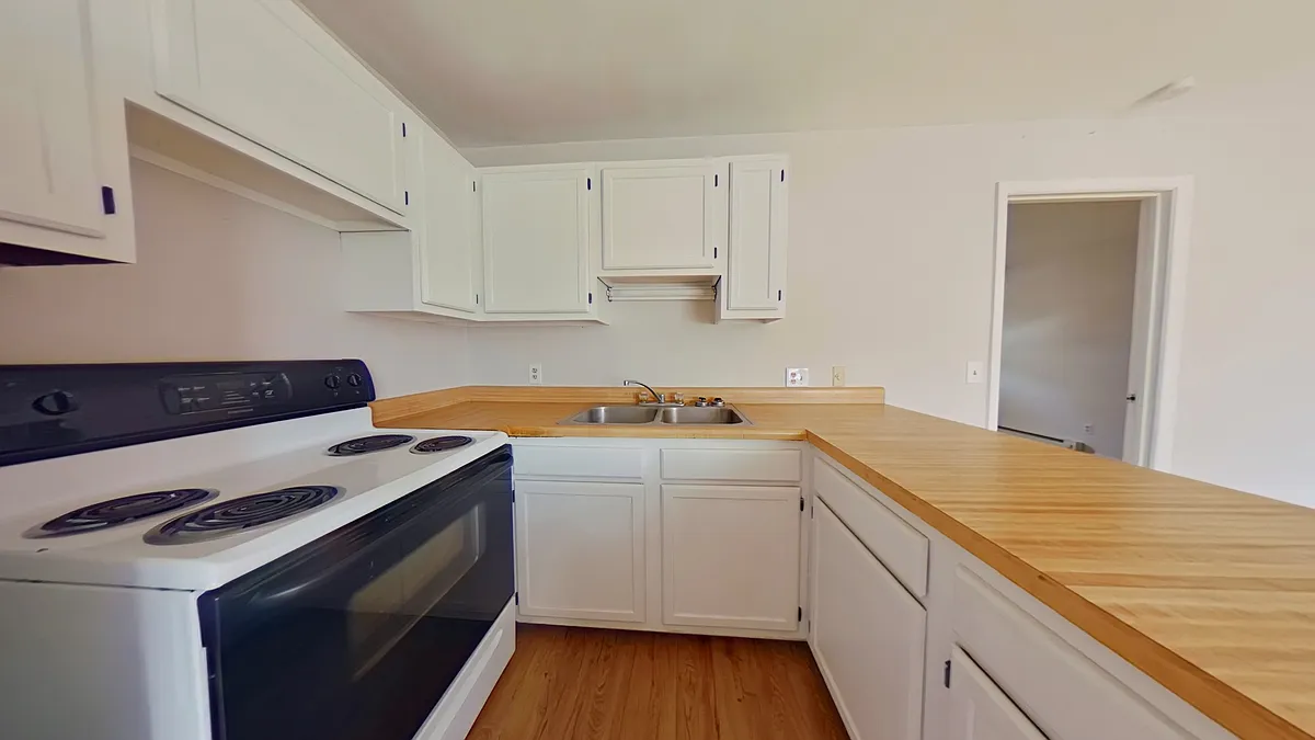 Building Photo - 1653 Dane St #4D