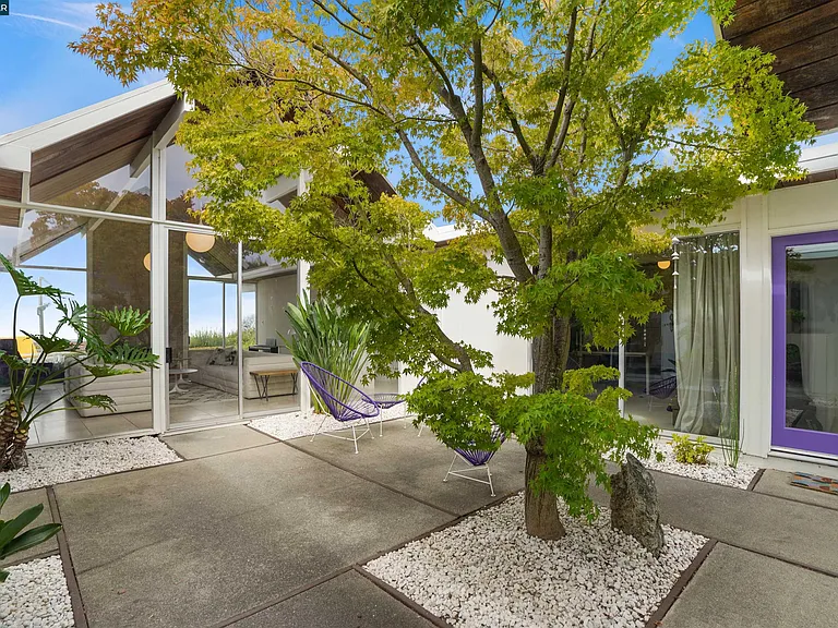 8021 Shay Dr — Photo 4