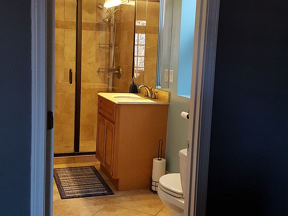 3rd image of 3958 Botanical Ave