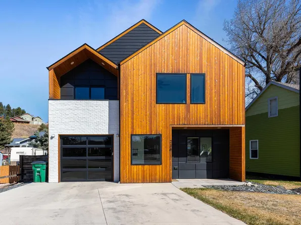 236 E Main St, Hill City, SD 57745